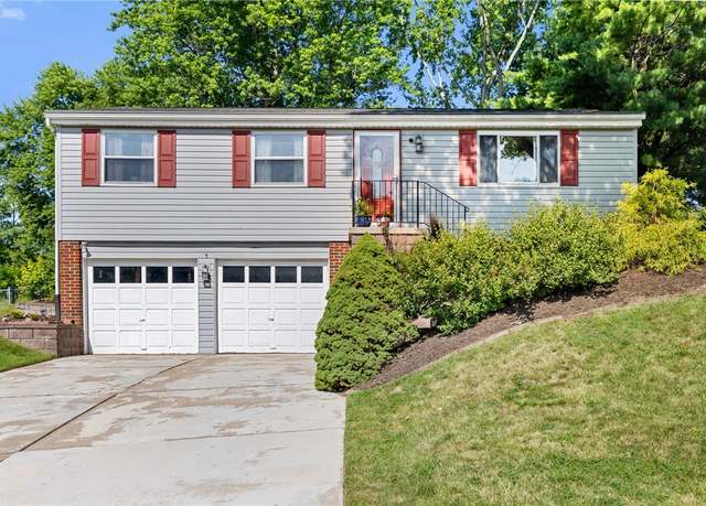 Property at 213 Glenmore Dr, Moon/crescent Twp, PA 15108, 3 beds, 2.5 baths