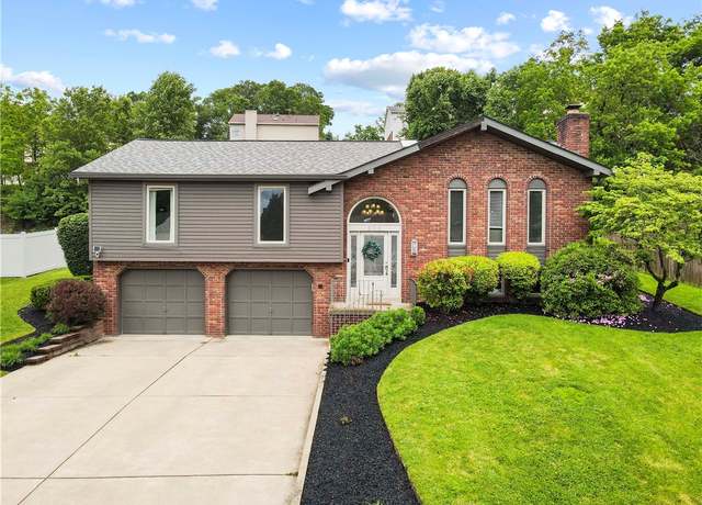 Property at 208 Lynn Ann Dr, Plum Boro, PA 15068, 3 beds, 2 baths