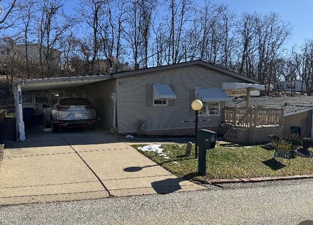 Property at 512 Heritage Ln, Murrysville, PA 15668, 2 beds, 2 baths