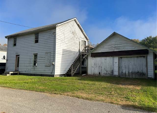Property at 136 Canal St, Wayne Twp - Law, PA 16157, 4 beds, 2 baths