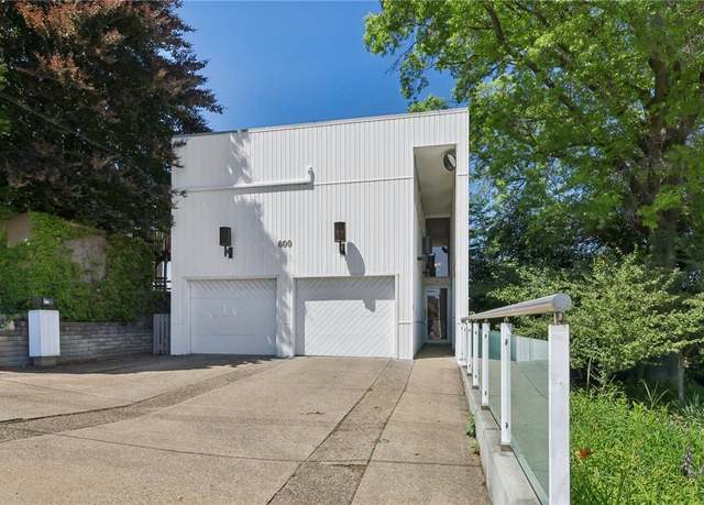Property at 600 Grandview Ave, Mt Washington, PA 15211, 3 beds, 3.5 baths