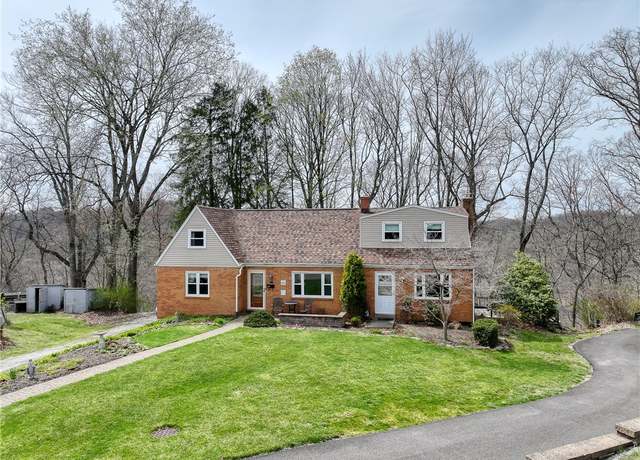 Property at 211 Link Ave, Ross Twp, PA 15237, 5 beds, 2.5 baths