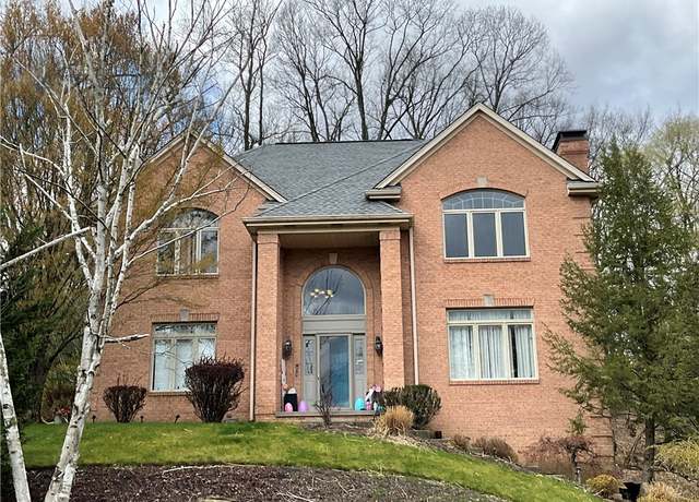 Property at 115 Radcliff Dr, Ross Twp, PA 15237, 5 beds, 2.5 baths