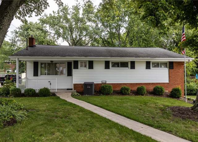 Property at 433 Wyndhurst Dr, Moon/crescent Twp, PA 15108, 3 beds, 2 baths