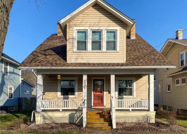 Property at 1024 5th St, Beaver, PA 15009, 3 beds, 1.5 baths