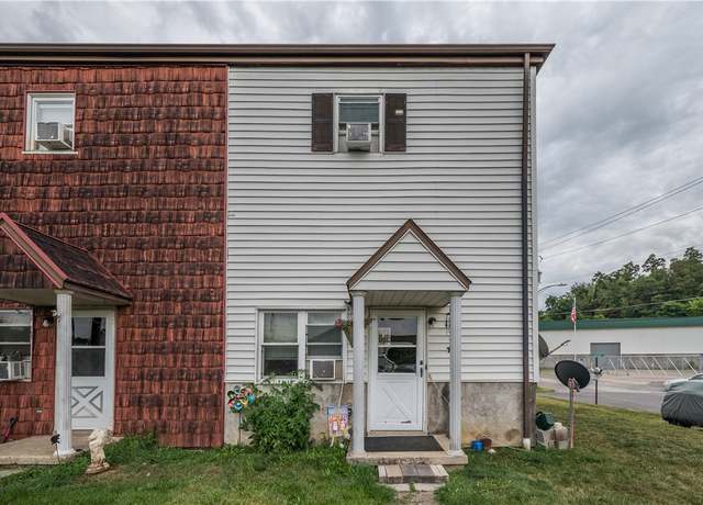 Property at 3 Elizabeth St #102, Burgettstown Boro, PA 15078, 3 beds, 1 bath