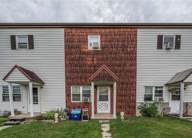 Property at 3 Elizabeth St #103, Burgettstown Boro, PA 15078, 3 beds, 1 bath