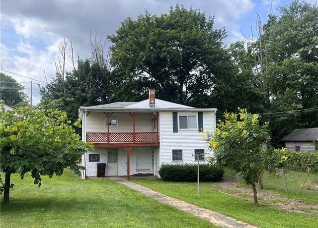 Property at 1015 Webster St, Farrell, PA 16121, 3 beds, 1 bath