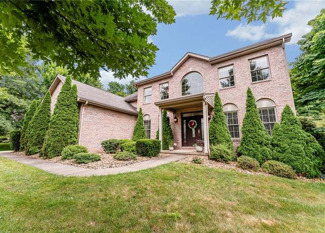 Property at 1044 Cross Creek Dr, South Union Twp, PA 15401, 4 beds, 2.5 baths