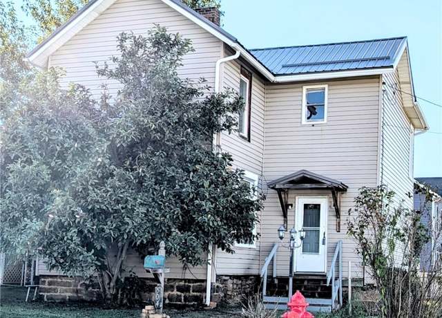 Property at 504 W 2nd Ave, Derry Boro, PA 15627, 3 beds, 2 baths
