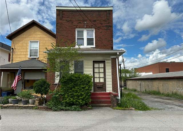 Property at 218 Keystone Way, Ellwood City - Law, PA 16117, 3 beds, 1 bath