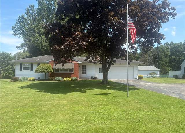 Property at 205 S Keel Ridge Rd, Hermitage, PA 16148, 3 beds, 1 bath