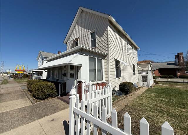 Property at 2032 Lincoln Ave, Latrobe, PA 15650, 3 beds, 1.5 baths