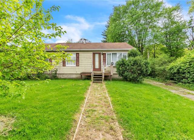 Property at 3412 47th St, Pulaski Twp - Bea, PA 15066, 3 beds, 1 bath
