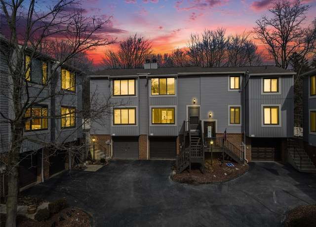 Property at 109 Serendipity Dr, Moon/crescent Twp, PA 15108, 2 beds, 1.5 baths