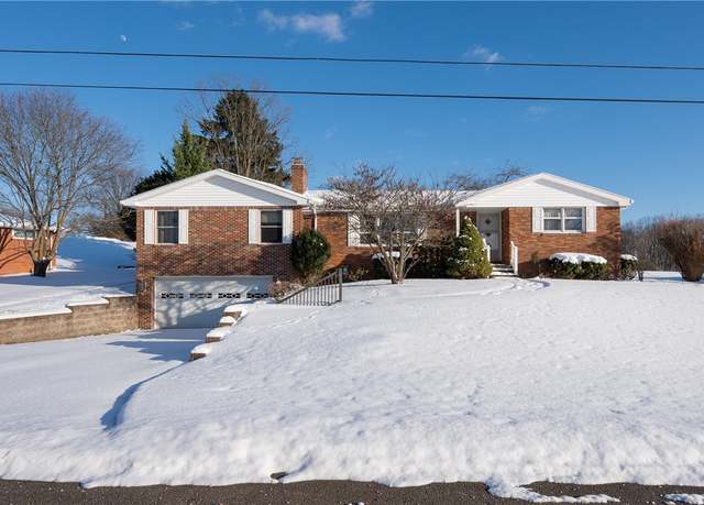 Property at 607 Rial Ln, Hempfield Twp - Wml, PA 15601, 3 beds, 2 baths