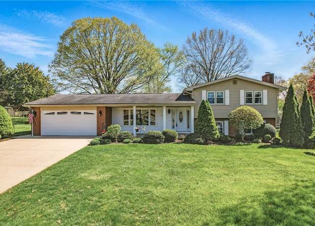 Property at 3640 Ridgewood Dr, Hermitage, PA 16148, 3 beds, 2.5 baths