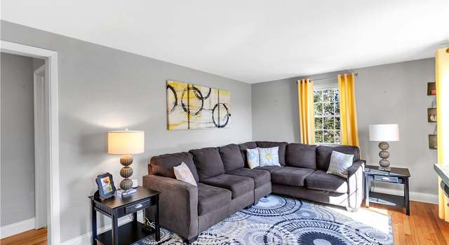 Photo of 2 Ruthfred Dr, Upper St. Clair, PA 15241