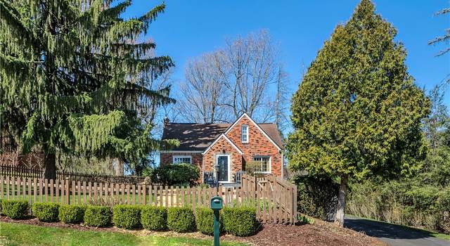 Photo of 2 Ruthfred Dr, Upper St. Clair, PA 15241
