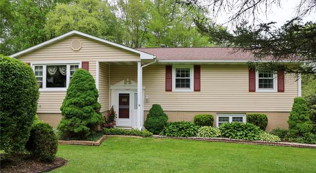 Photo of 21 Dogwood Dr, E Lackawannock Twp, PA 16137