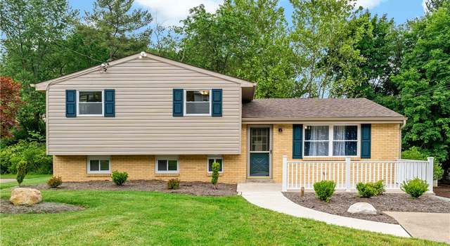 Photo of 104 Lingay Dr, Glenshaw, PA 15116