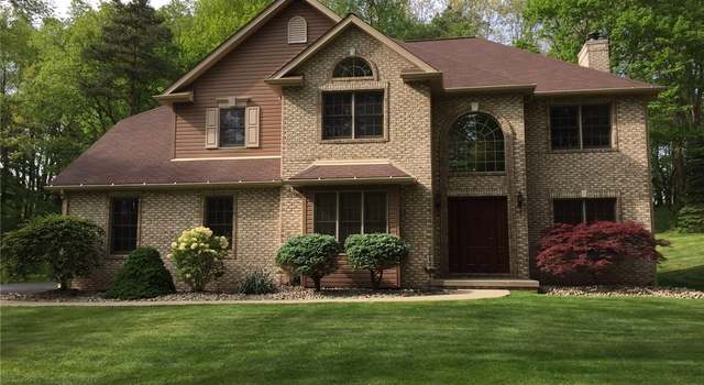 Photo of 203 Fairway Ln, Middlesex Twp, PA 16059