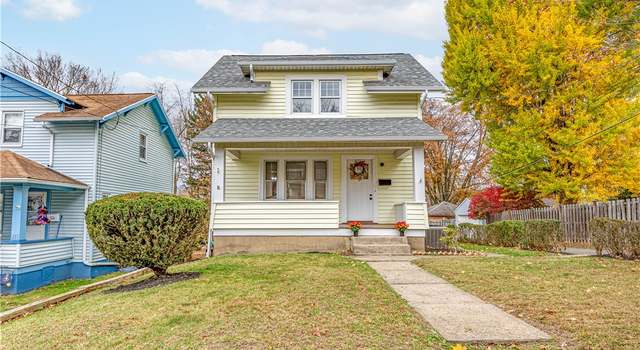 Photo of 219 7th St, Oakmont, PA 15139