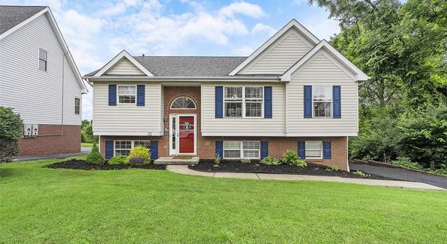 Photo of 196 Oakbrook Cir, Pittsburgh, PA 15220