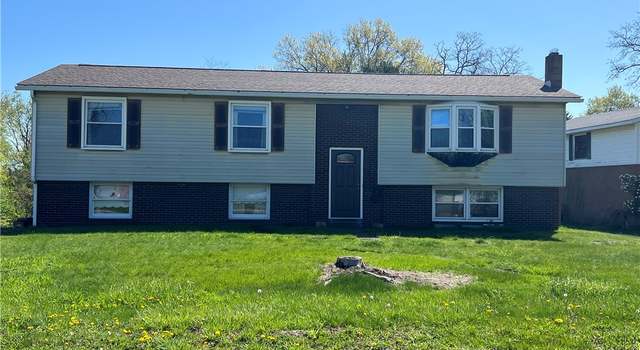 Photo of 300 Center Manor Dr, Center Twp - Bea, PA 15061