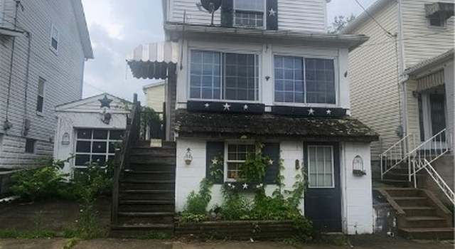 Photo of 539 Walnut St, Vandergrift, PA 15690