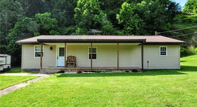 Photo of 858 Pike Run Dr, Coal Center, PA 15423