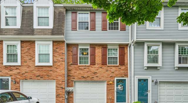 Photo of 226 Green Ct, Castle Shannon, PA 15234