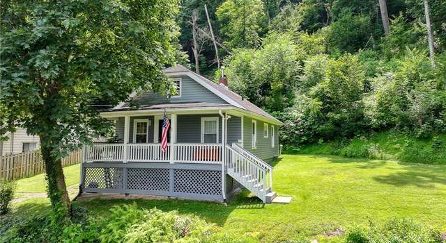 Photo of 108 Hird Rd, Trafford, PA 15085