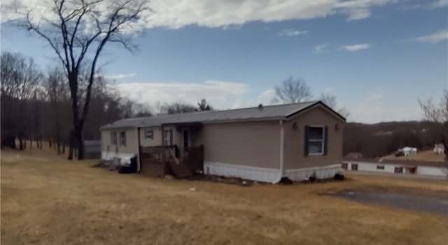 Photo of 325 Chelden Ln, Karns City, PA 16041