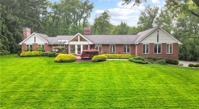 Photo of 241 W Chapel Ridge Rd, Fox Chapel, PA 15238