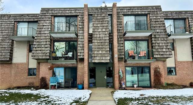 Photo of 535 Forest Green Dr, Moon/crescent Twp, PA 15108