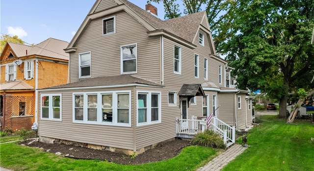 Photo of 726 Market St, Bridgewater, PA 15009