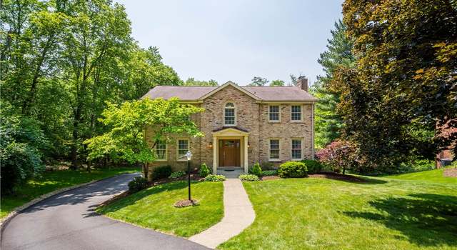 Photo of 511 Clubview Dr, Peters Twp, PA 15317