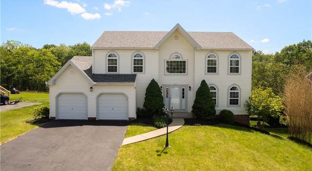 Photo of 821 Kingston Dr, South Fayette, PA 15057