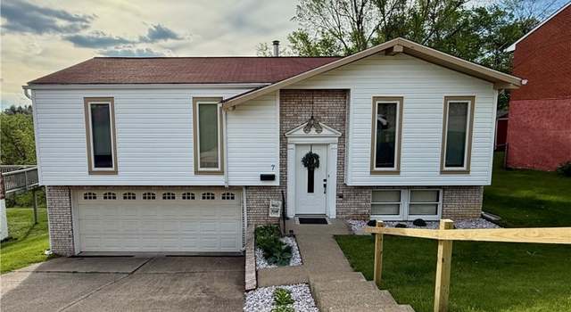 Photo of 7 Colonial Dr, Monessen, PA 15062