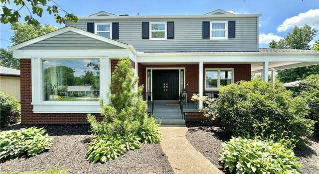 Photo of 2467 Broadlawn Dr, Upper St. Clair, PA 15241
