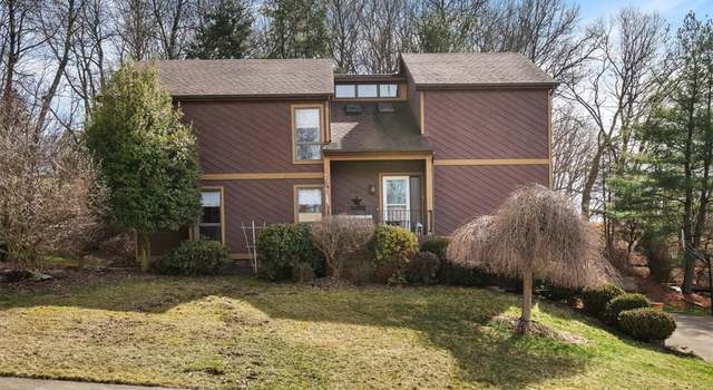 Photo of 118 Downing Dr, Moon/crescent Twp, PA 15108