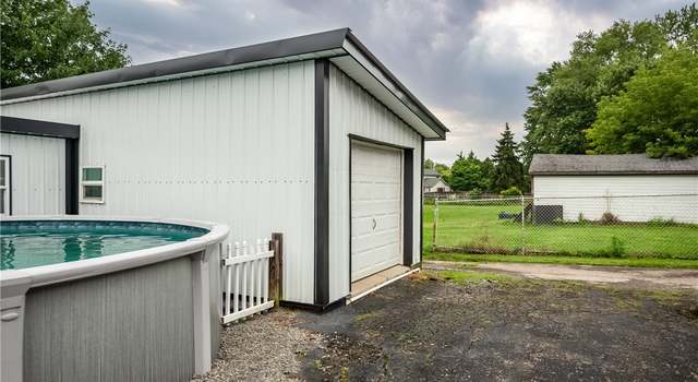 Photo of 224 S Myers Ave, Sharon, PA 16146