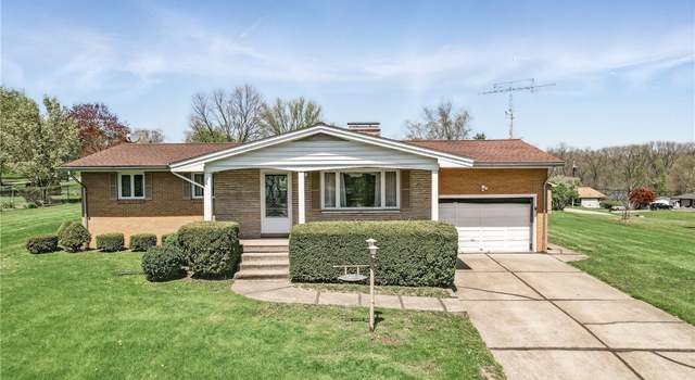 Photo of 1734 S Judy Lynn Dr, Farrell, PA 16121
