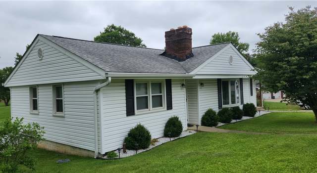 Photo of 180 Pleasantview Dr, Midland, PA 15059