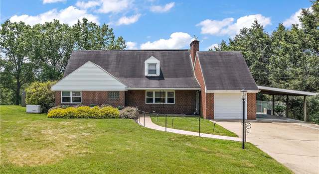 Photo of 1922 Shady Oak Dr, Mccandless, PA 15101