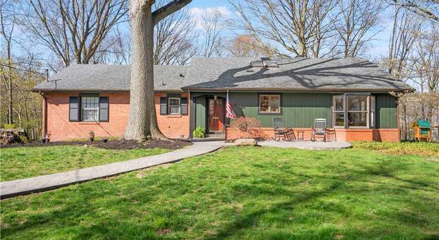 Photo of 18 Oakglen Dr, Oakmont, PA 15139