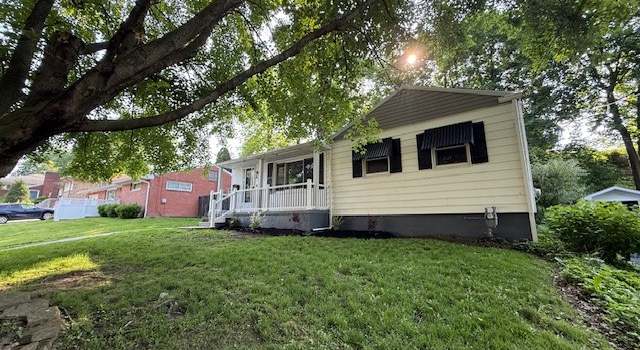 Photo of 327 Mount Vernon Dr, Ellwood City, PA 16117
