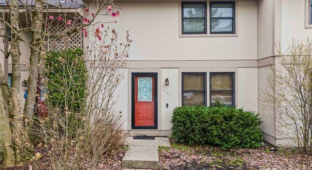 Photo of 427 Lark Tree Cir, South Fayette, PA 15017