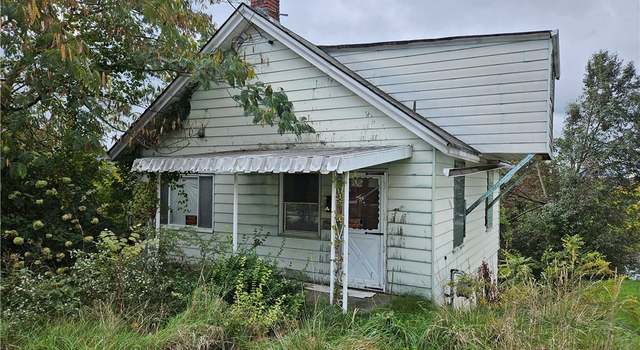 Photo of 806 Ridge Ave, Jeannette, PA 15644